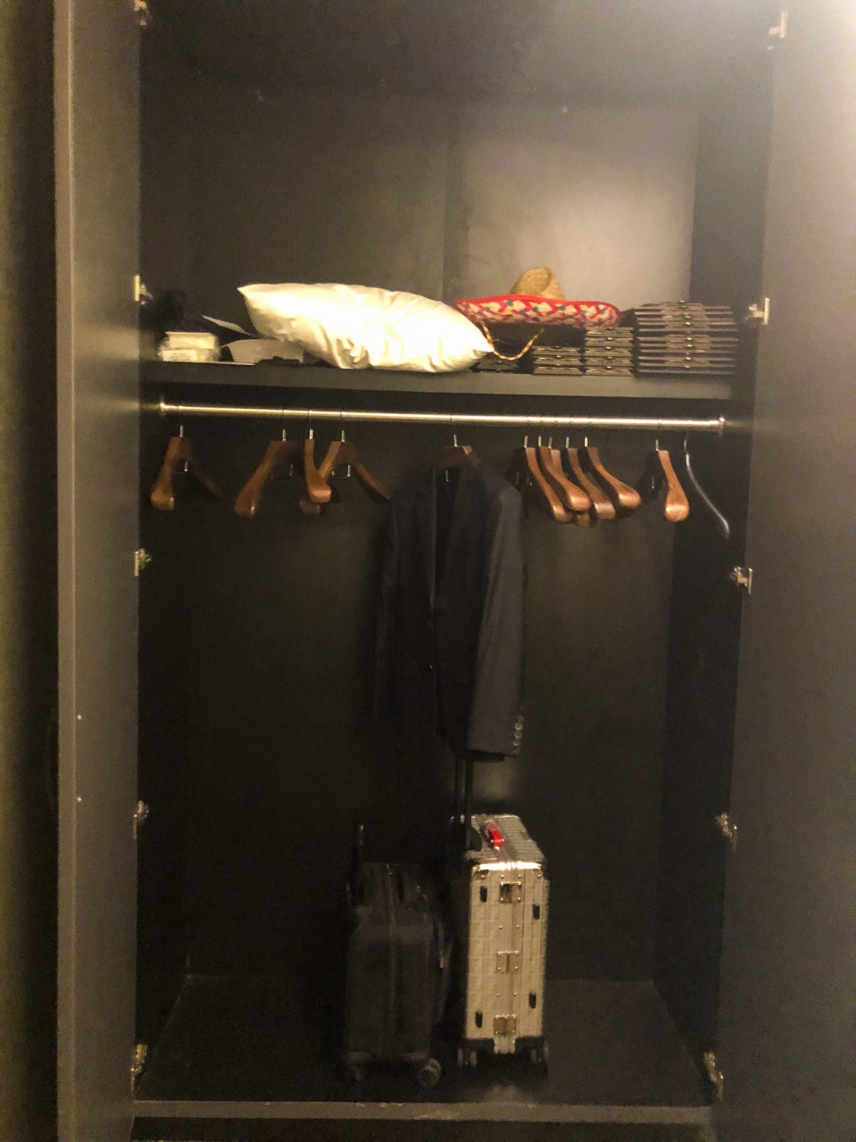 American Airlines Flagship First Dining LAX cloakroom