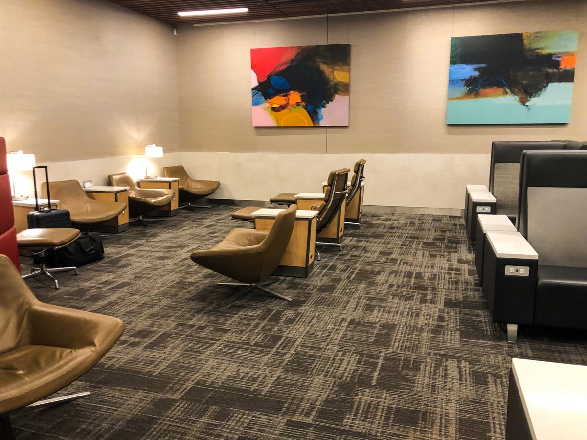 American Airlines Flagship Lounge JFK quiet room seating 3