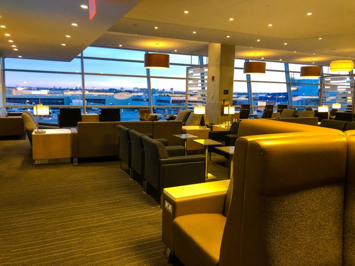 American Airlines Flagship Lounge JFK seating 6