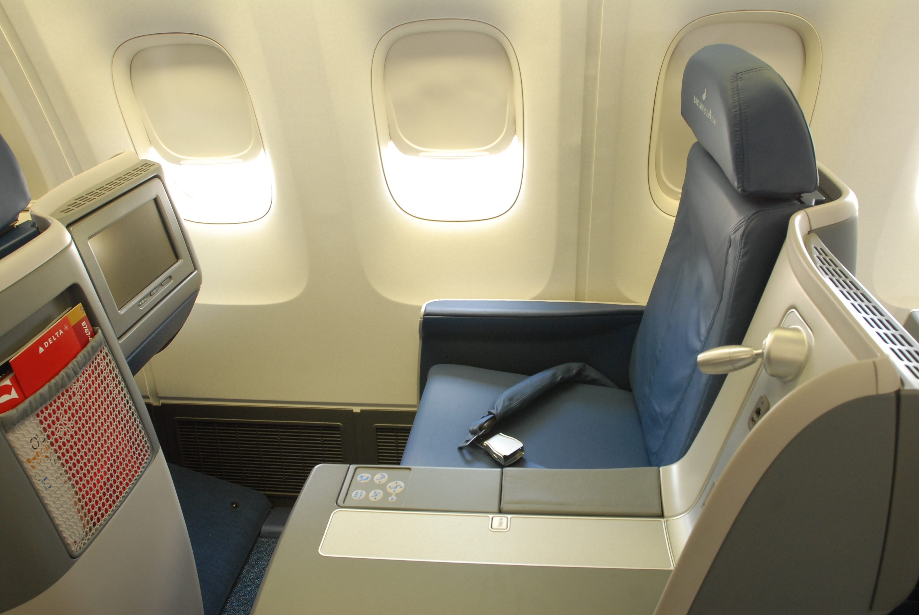 Delta One 767 Seat