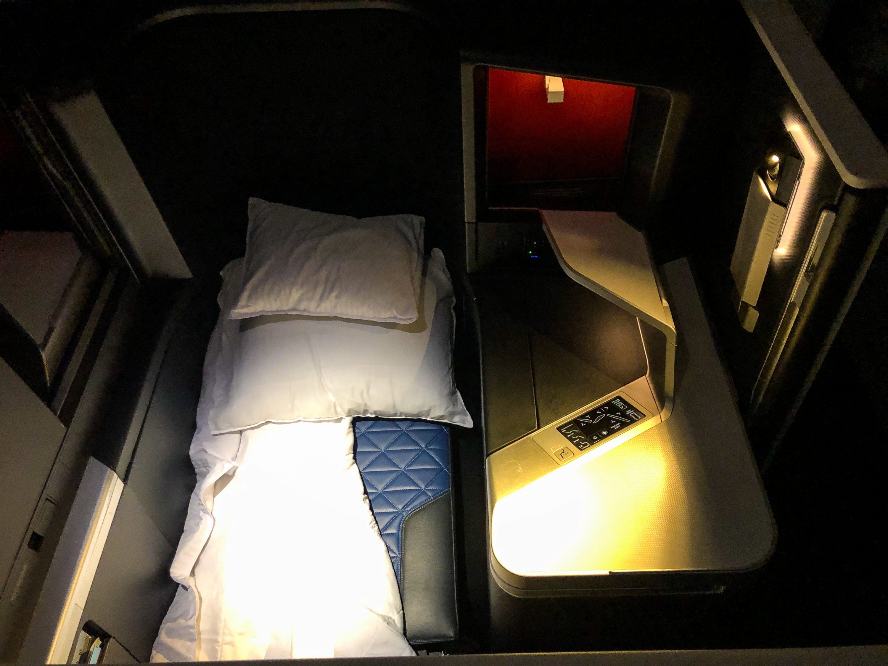 Delta One Suits in Dark Delta One Suites A350-900 Bed
