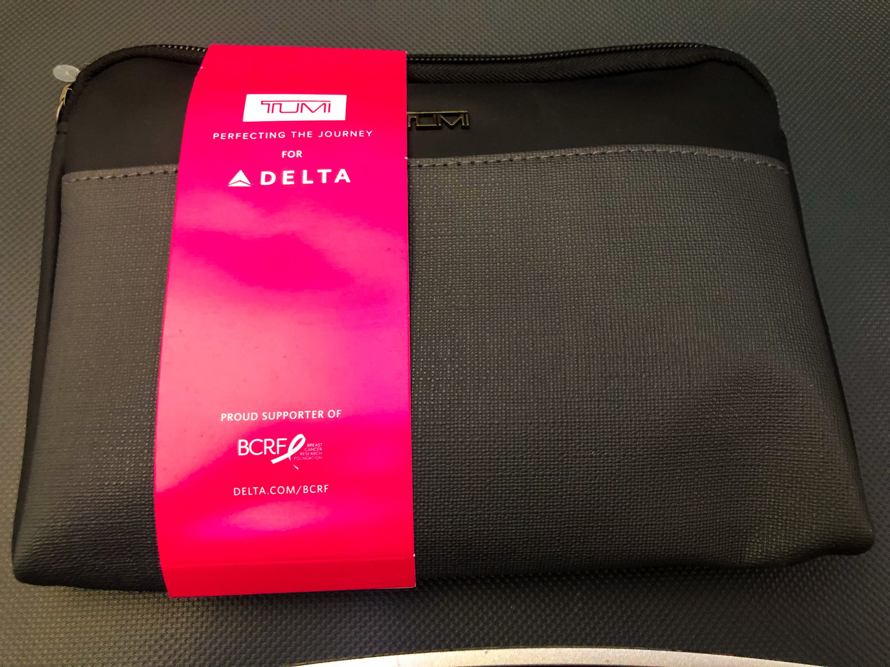 Kit de amenities Tumi de Delta One Suites A350-900