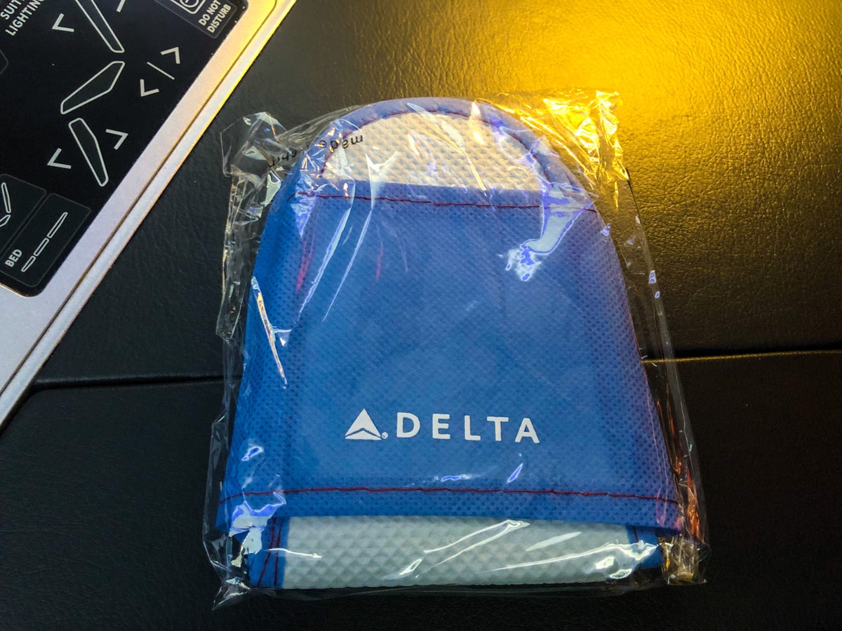 Delta One Suites A350-900 extra slippers