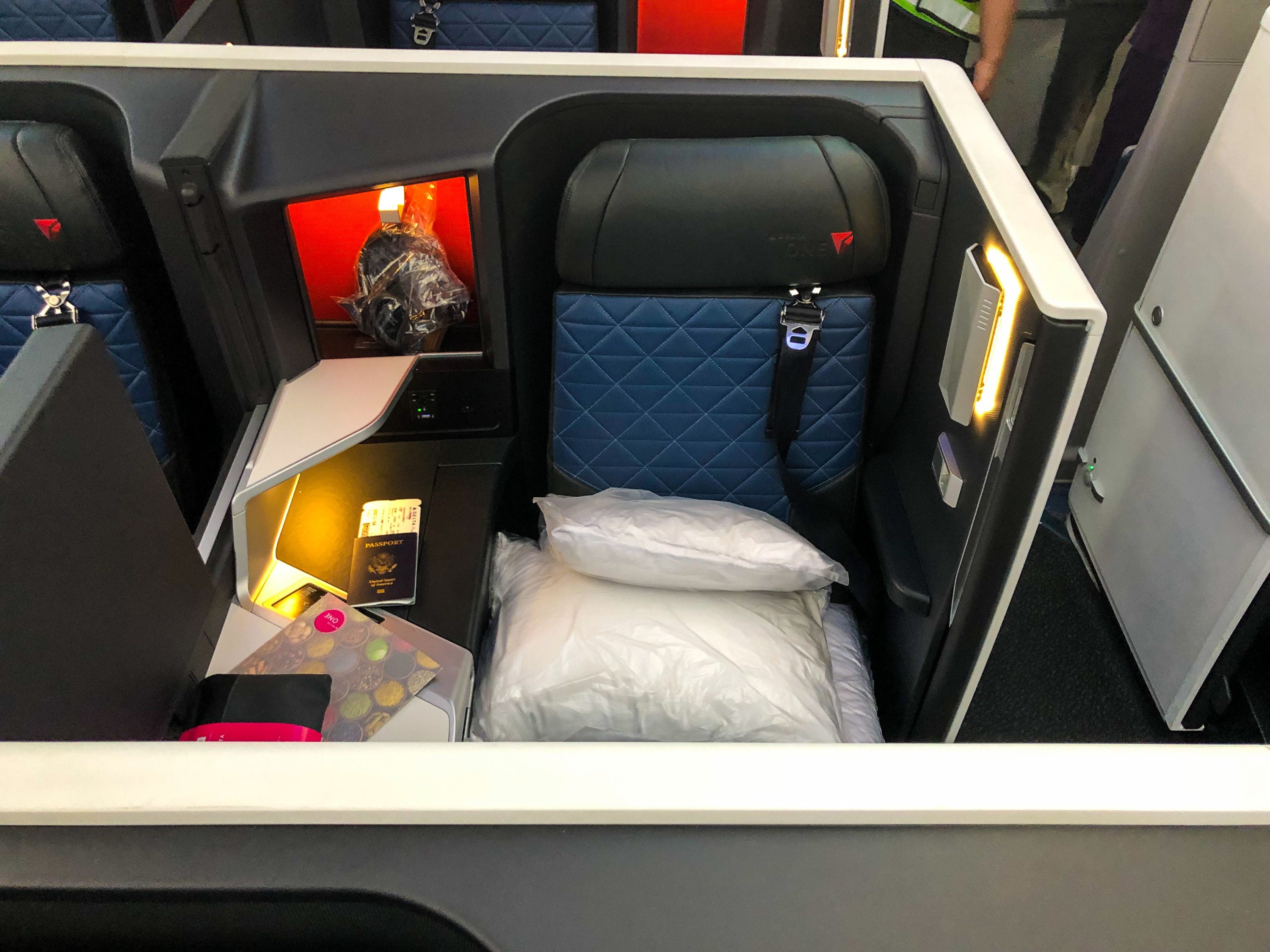 Delta One Suites A350-900 sæde 8B