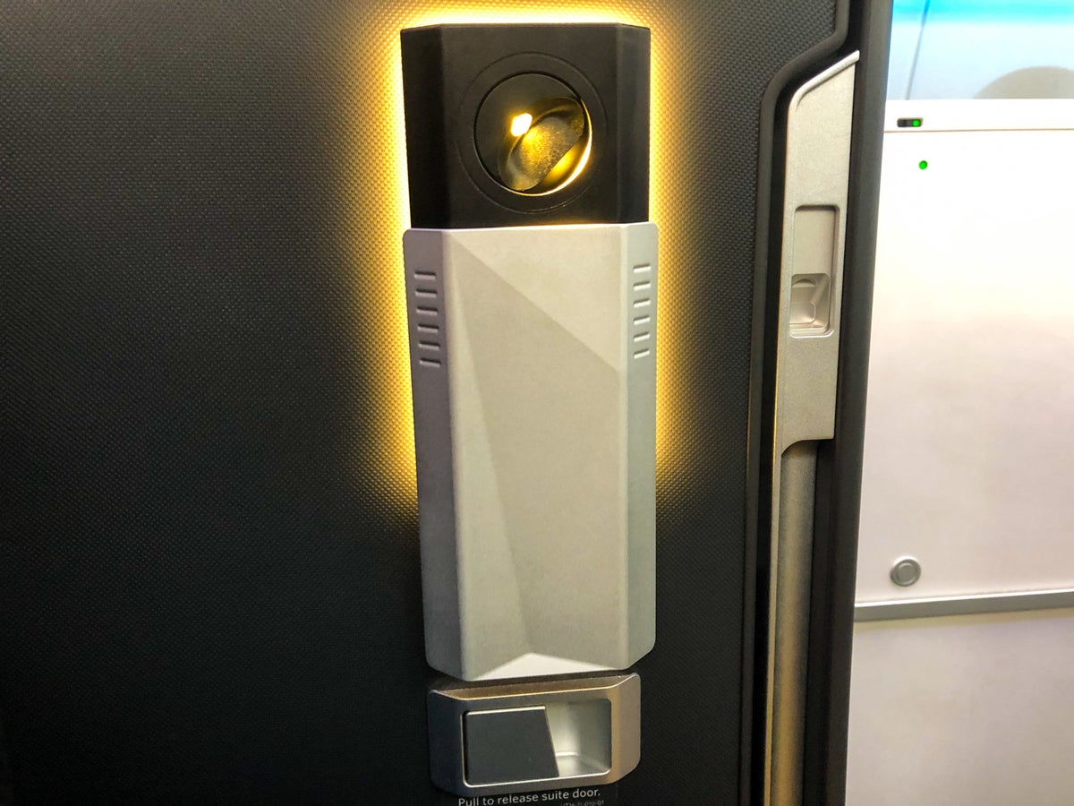 Delta One Suites A350-900 seat lamp deployed