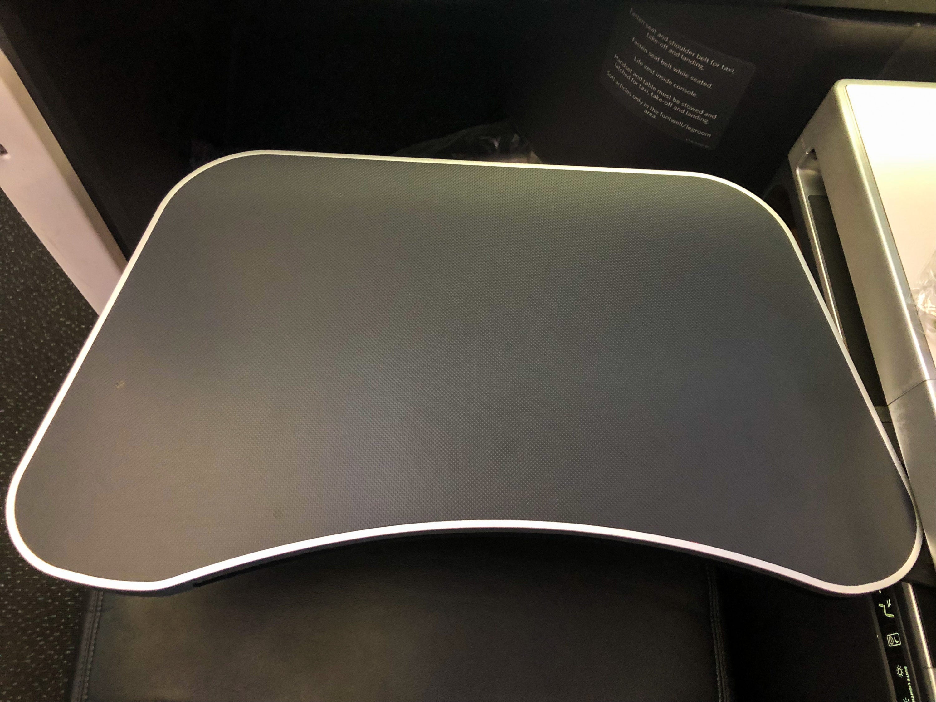 Delta One Suites A350-900 dienbladtafel