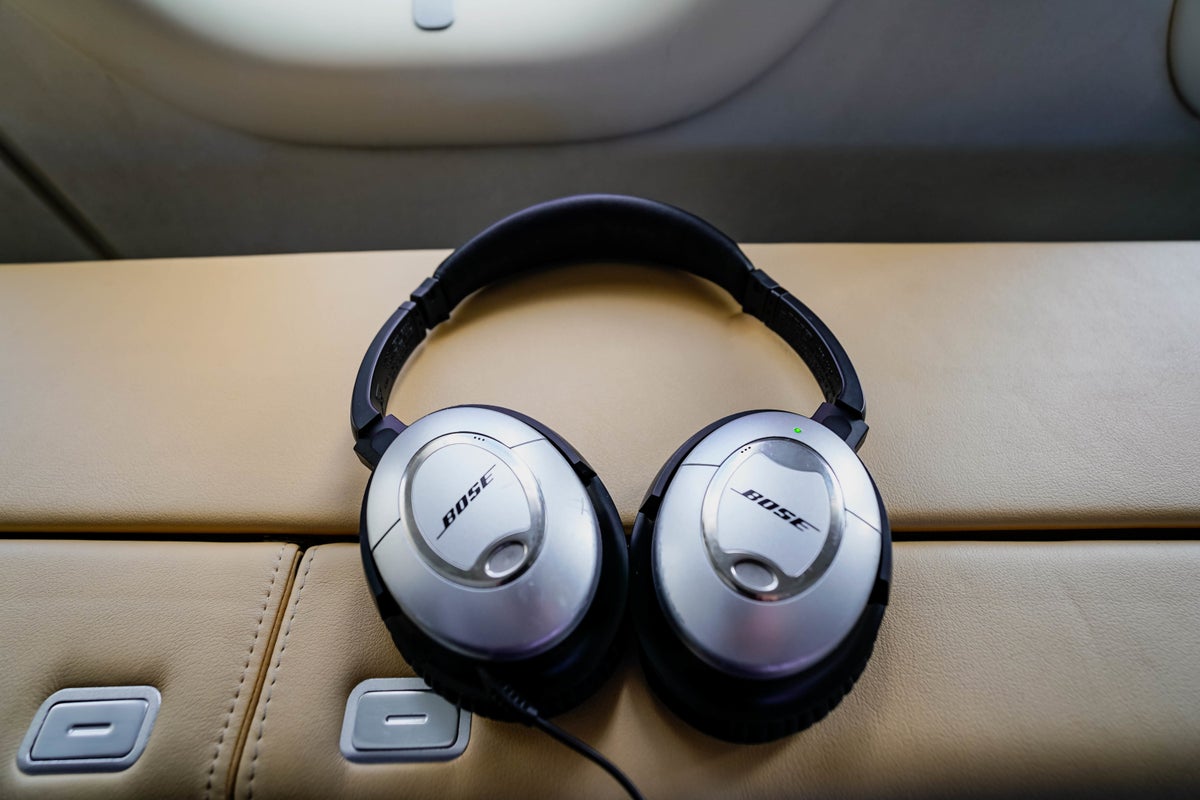 Lufthansa B747-8 First Class Headphones - Cherag Dubash