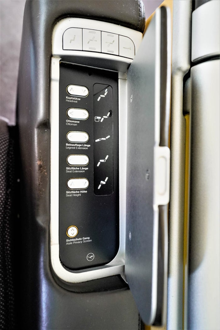 Lufthansa B747-8 First Class - Seat Controls_Cherag_Dubash