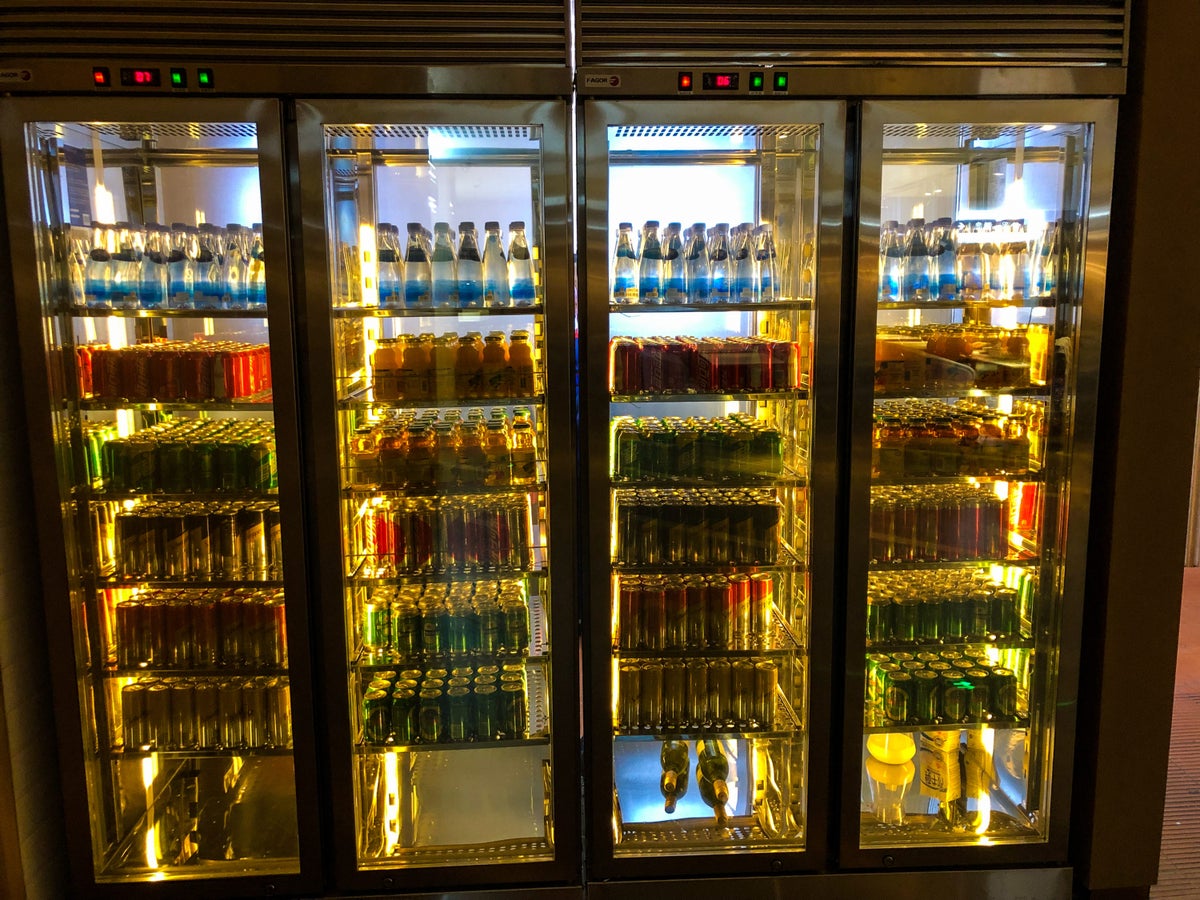 PVG Airport VIP Lounge 137 refrigerated drinks