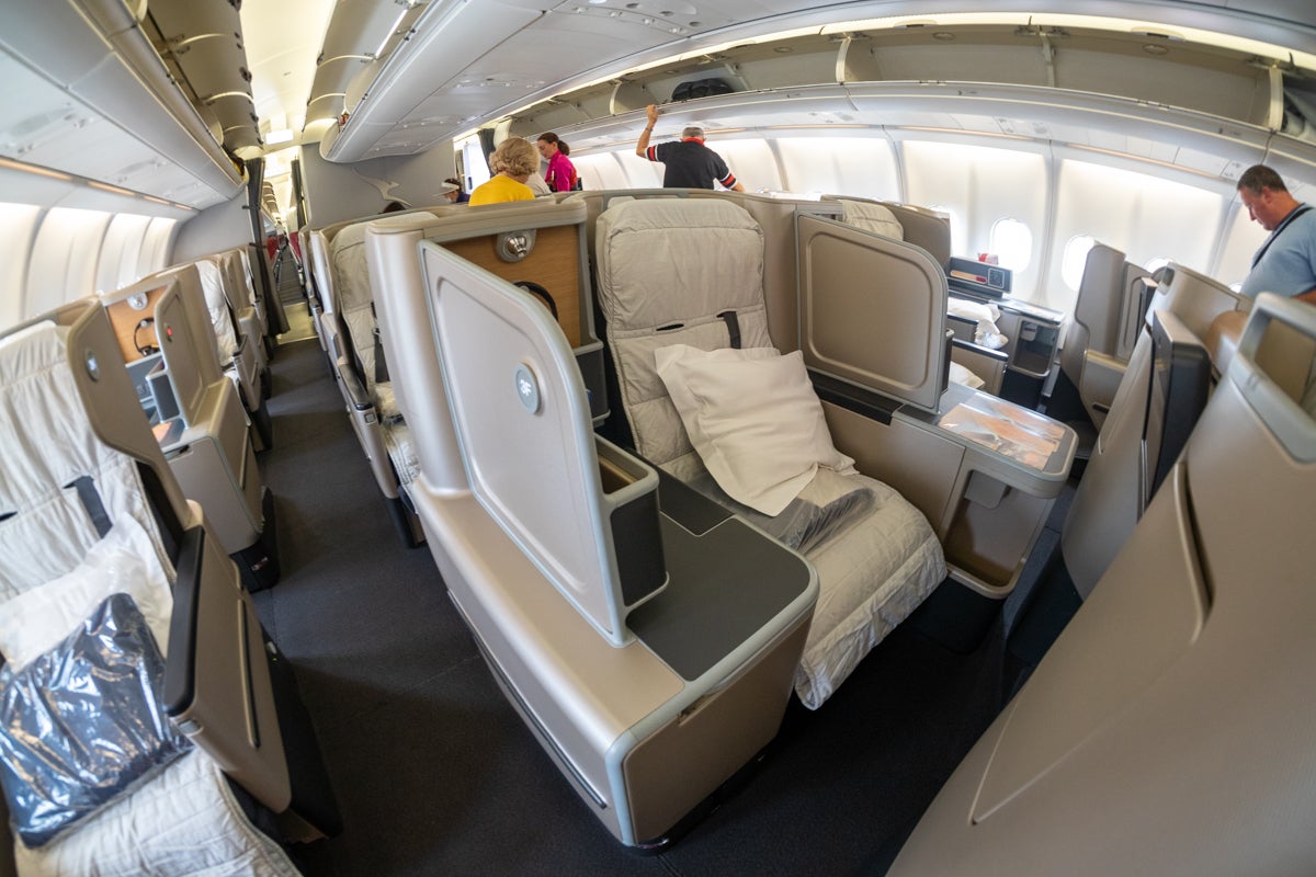 Qantas Airbus A330 Business Class Middle Seats