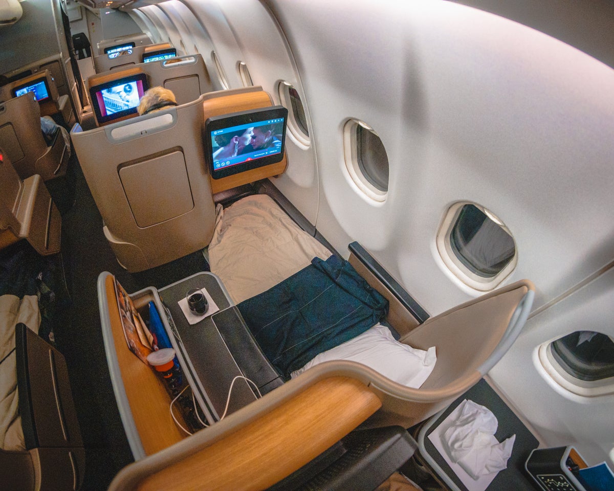 Qantas Airbus A330 Business Class Flat Bed