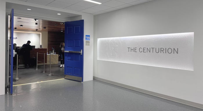 The Houston (IAH) American Express Centurion Lounge – Location, Hours, Amenities, and More
