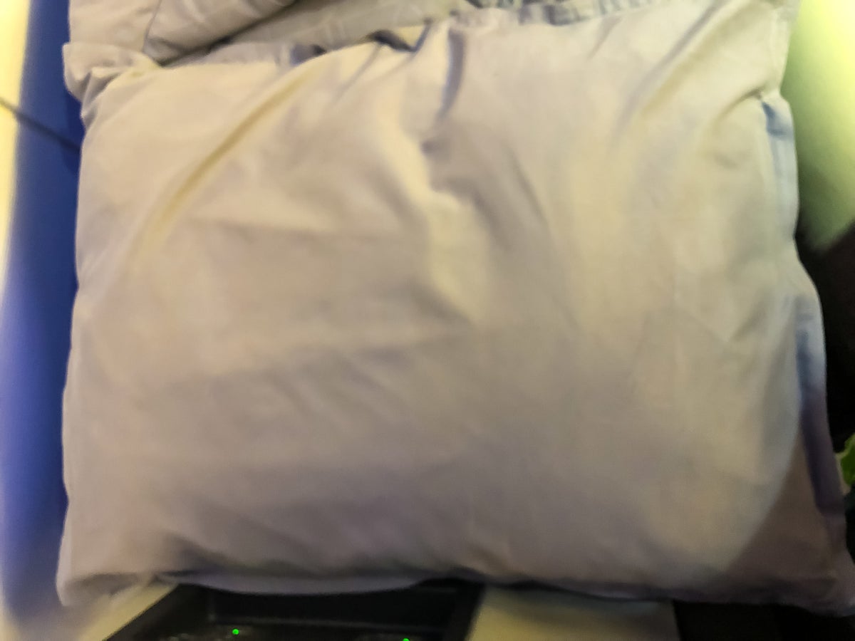 JetBlue Mint A321 pillow