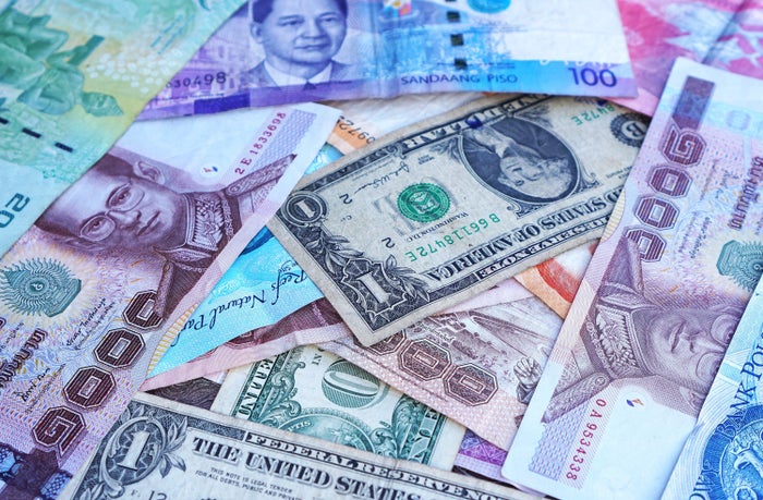 Traveler’s Checks When Traveling Abroad — Useful or Outdated?