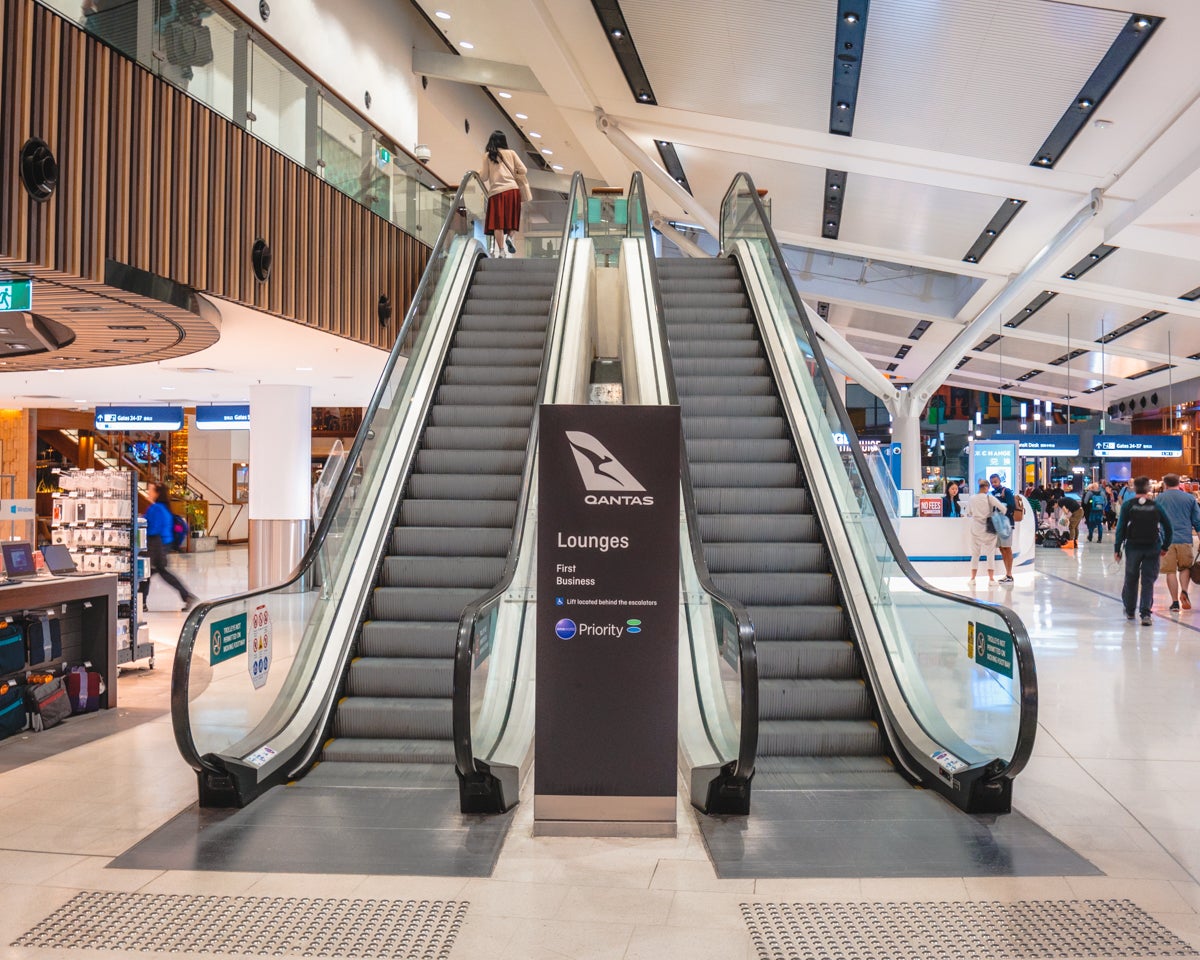 Sydney International Airport Escalators to Qantas Lounges