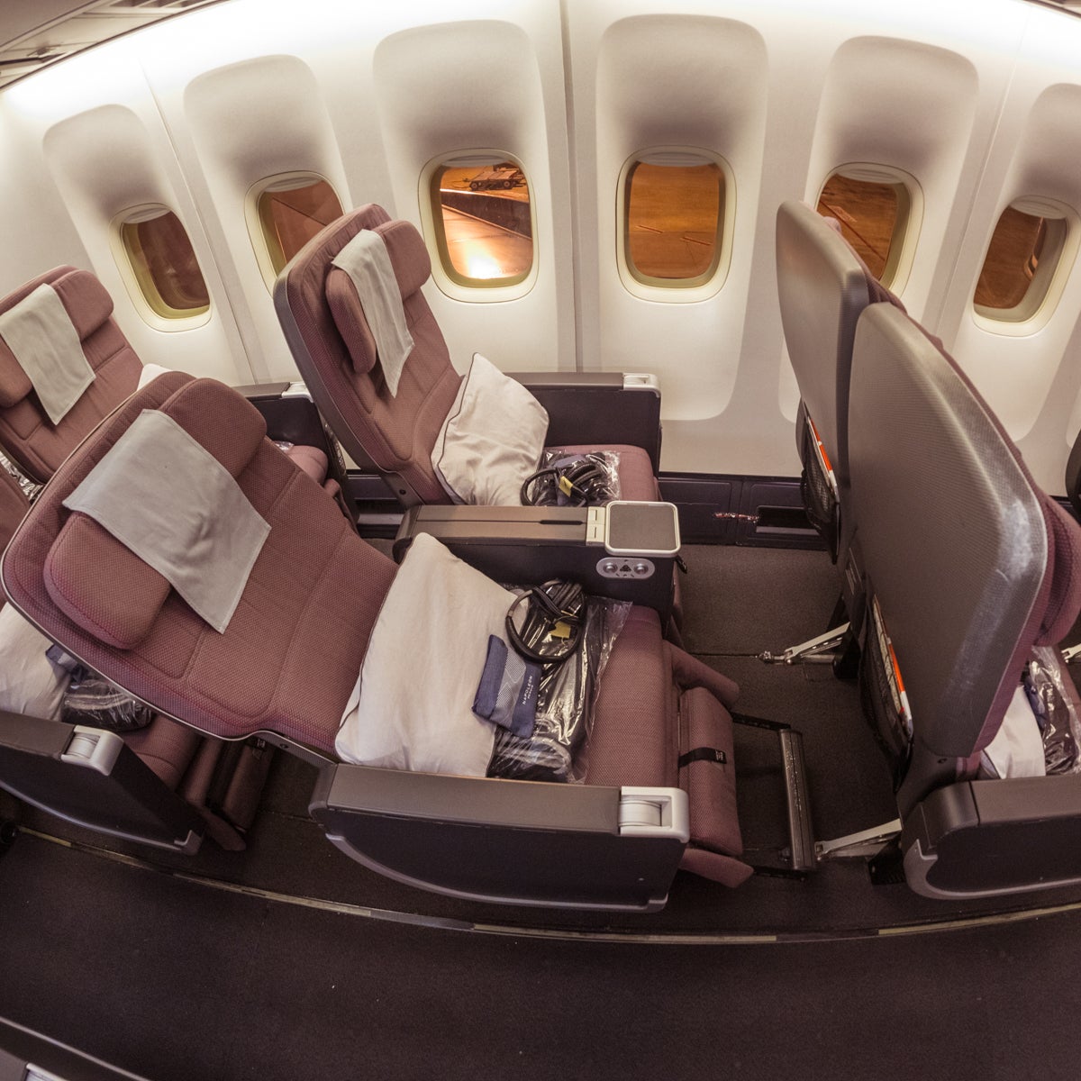 Qantas Boeing 747 Premium Economy Point of View