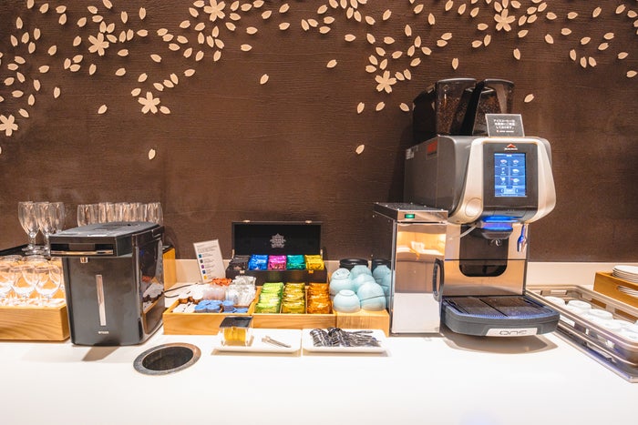 JAL Business Class Lounge Haneda Airport Coffee Machine