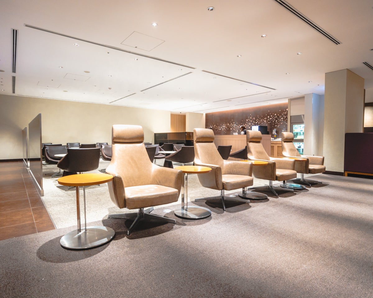 JAL Business Class Lounge Haneda Airport Upstairs Seating