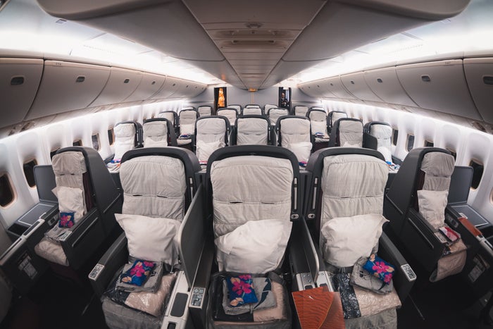 Qantas Boeing 747 Business Class Review [HND to SYD]
