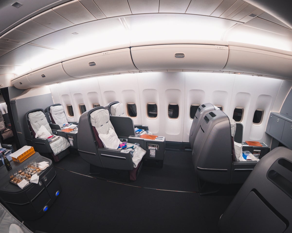 Qantas Boeing 747 Business Class Forward Cabin Window Seats