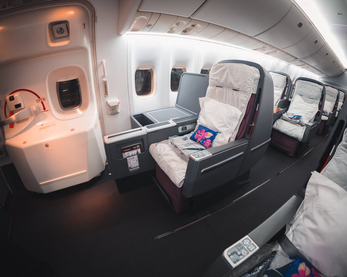 Qantas Boeing 747 Business Class 5J Exit Row Seat