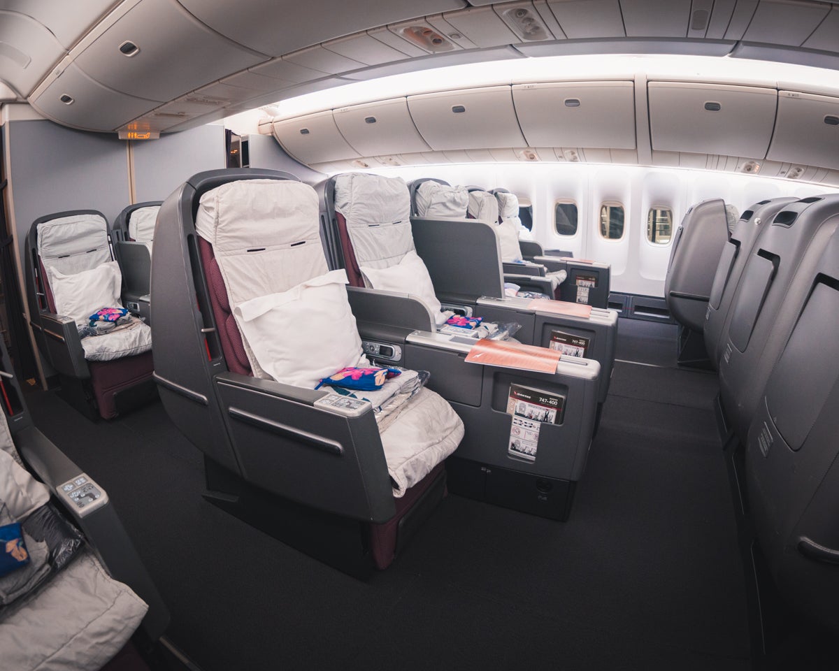 Qantas Boeing 747 Business Class Middle Seats