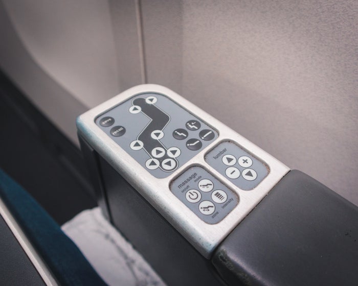 Qantas Boeing 747 Business Class Seat Controls