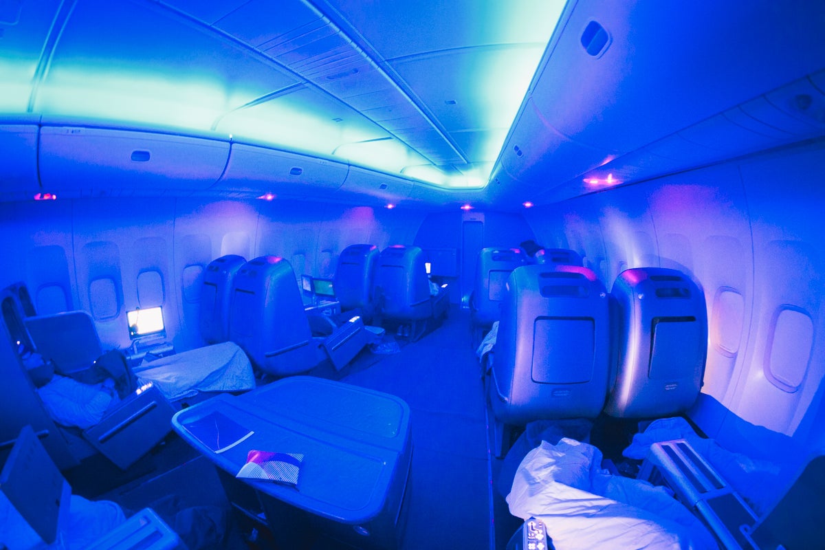 Qantas Boeing 747 Business Class Mood Lighting