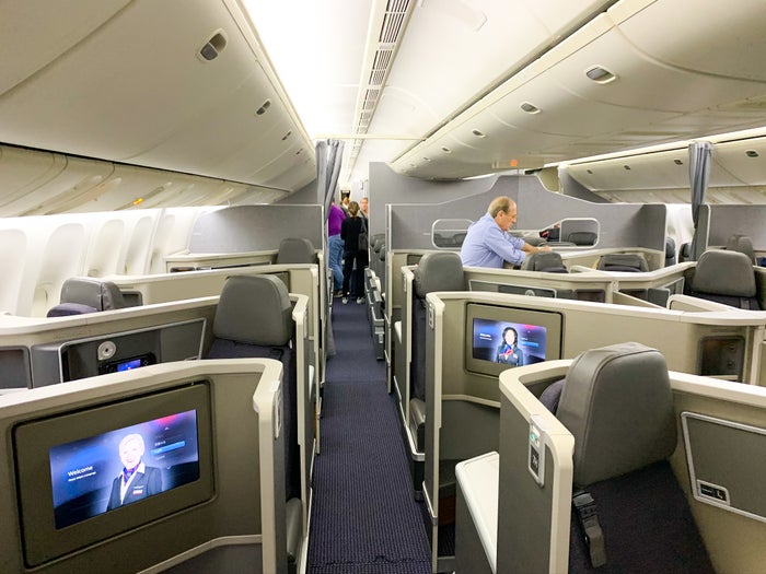 AA Flagship Business 777-200 GIG-MIA