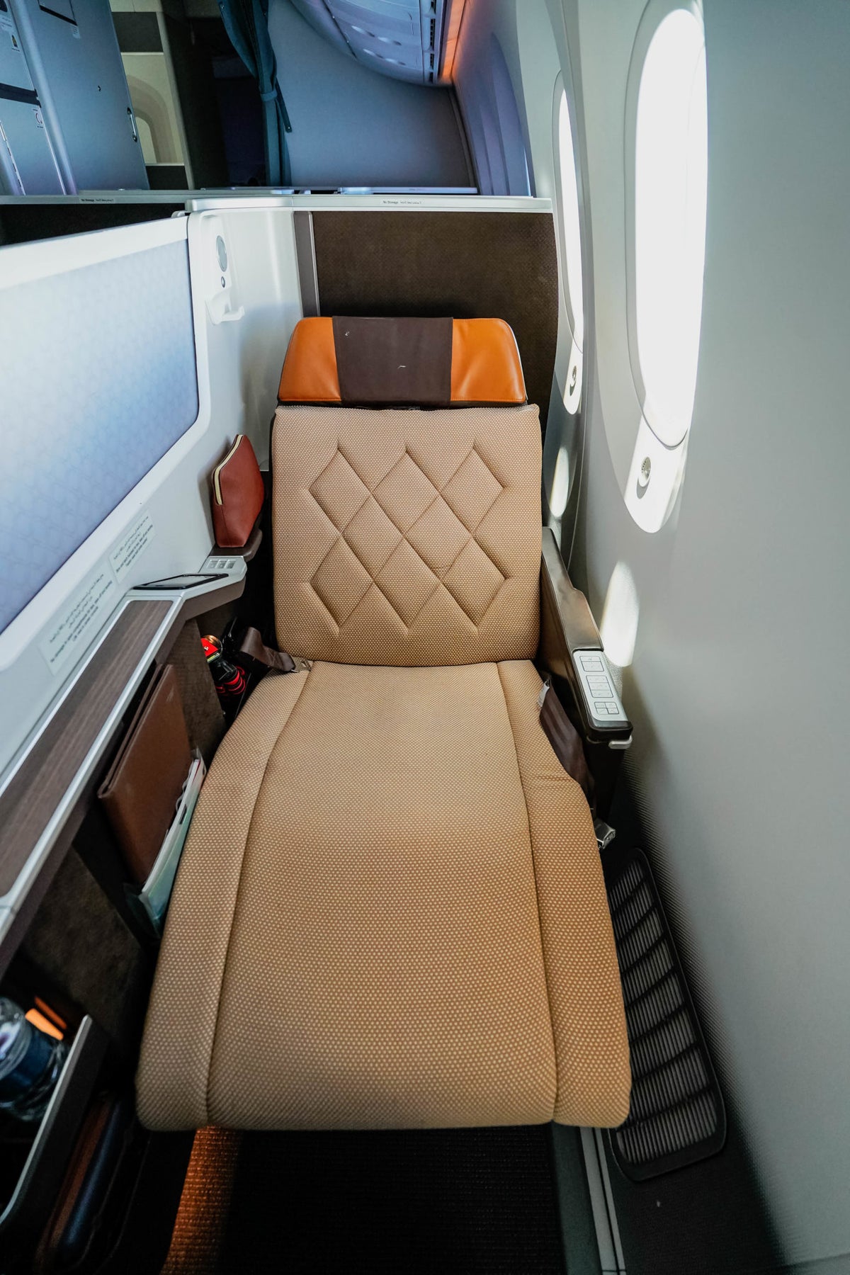 Oman Air B787-9 Business Class Cabin --- Seat in Recline Mode