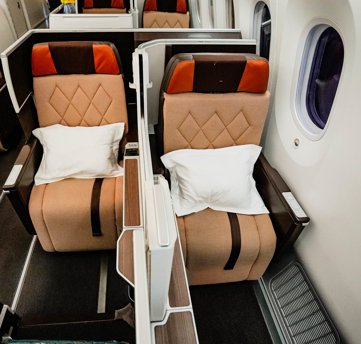 Oman Air B787-9 Business Class --- Apex Suites 12A and 12B
