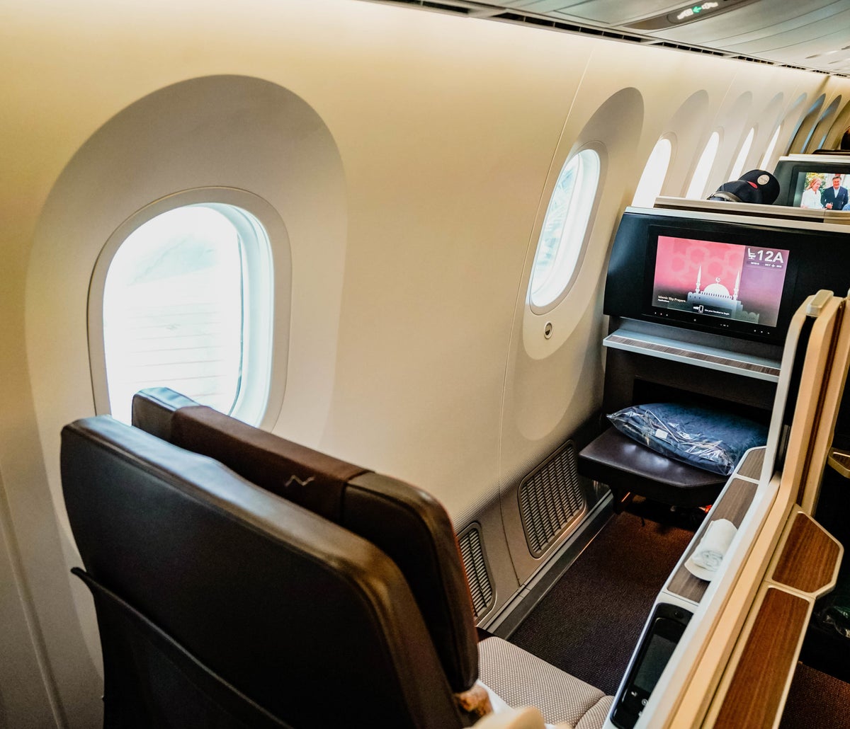 Oman Air B787-9 Business Class --- Seat 12A