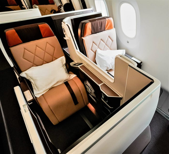 Oman_Air_B787-9_Business_Class__Cherag_Dubash Oman Air B787-9 Business Class --- Apex Suite 12A and 12B