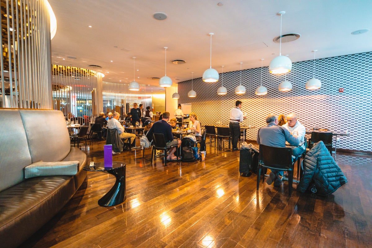 Salle à manger du Virgin Atlantic Clubhouse JFK