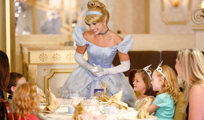 Character dining experience on Disney Cruise Line