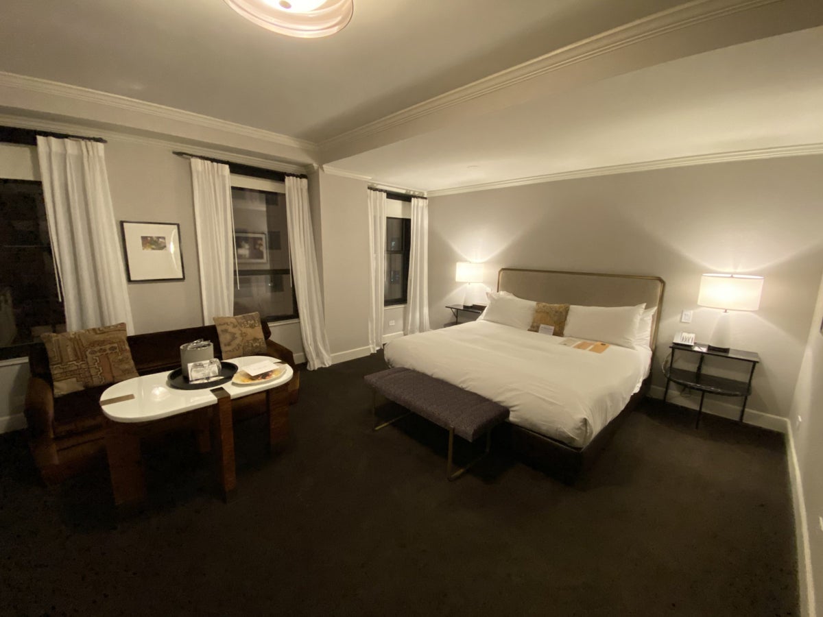 The Talbott Hotel Suite Room