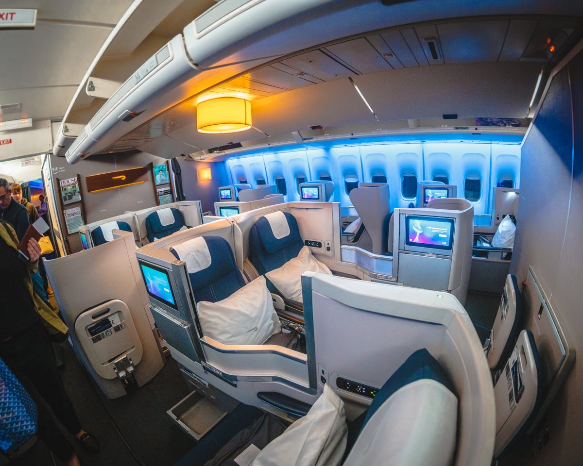 British Airways Boeing 747 Club World Business Class Main Deck Middle Seats