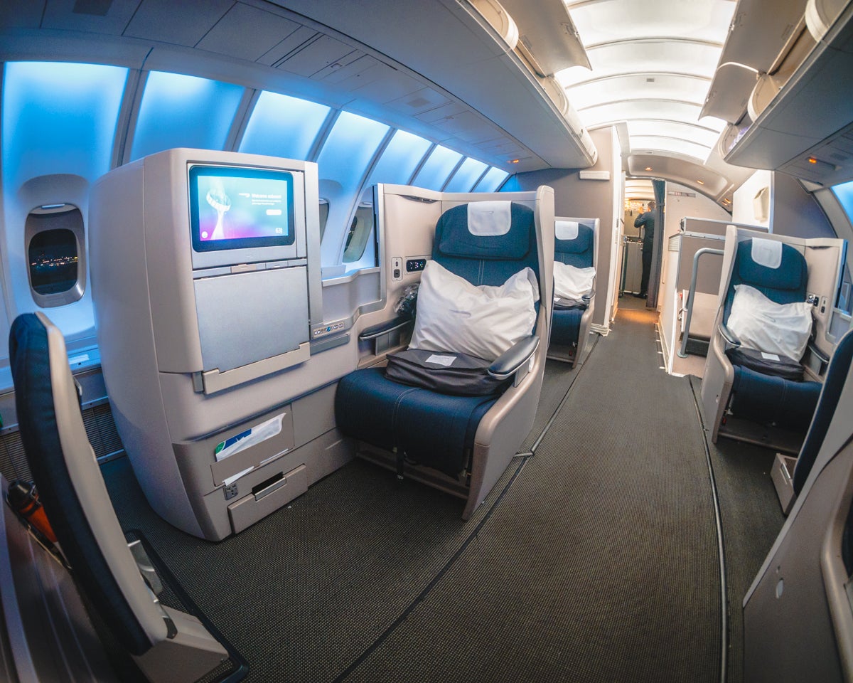 41 British Airways Boeing 747 Club World Business Class Seat 63J