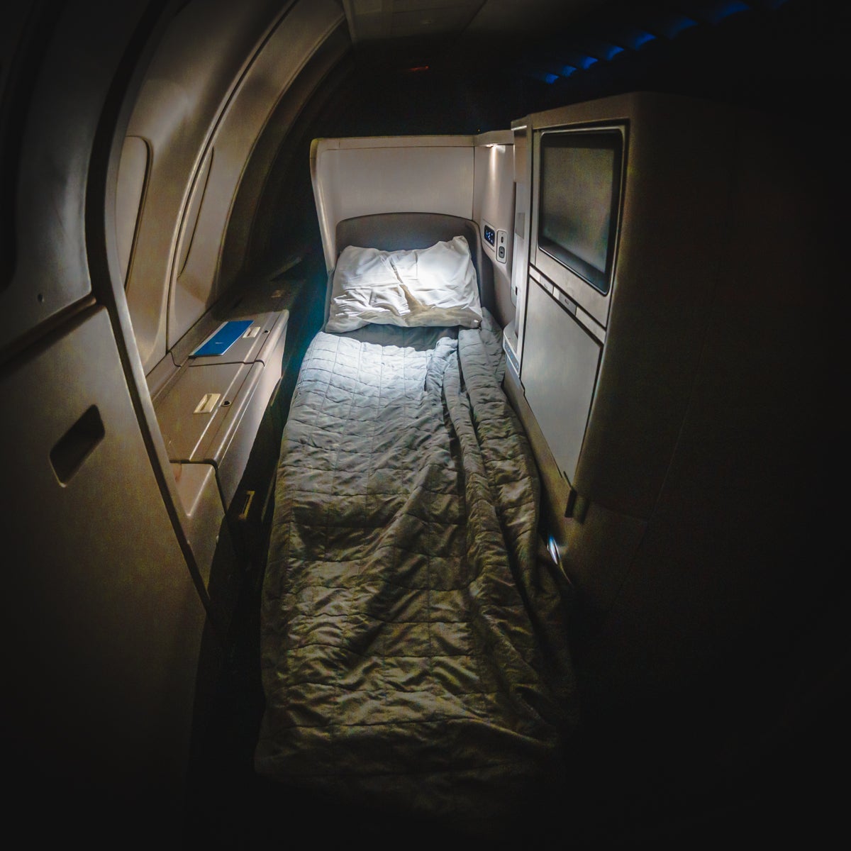 British Airways Boeing 747 Club World Business Class Flat Bed