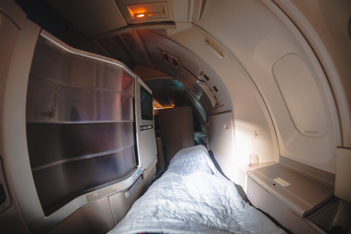 British Airways Boeing 747 Club World Business Class Point of View from Bed