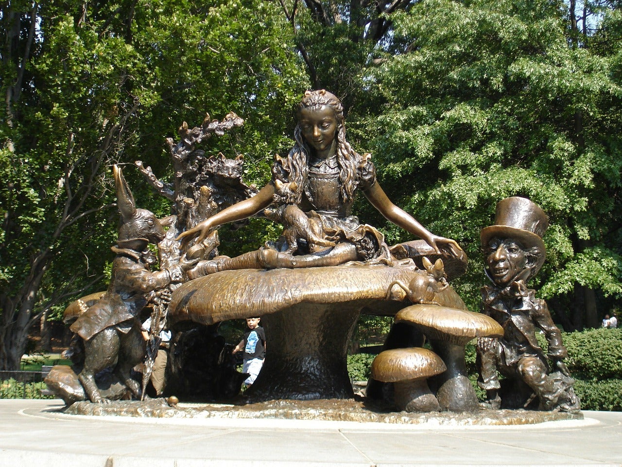 Alice in Wonderland Statue Alice in Wonderland Statue