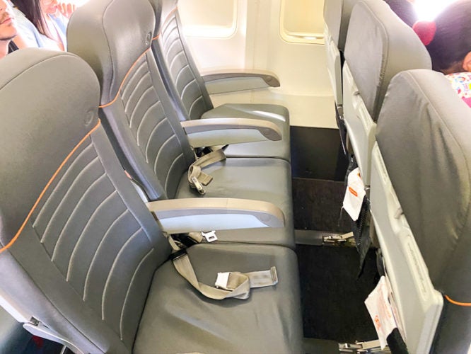 GOL Airlines Boeing 737-800 Economy Class Review [GIG to GRU]