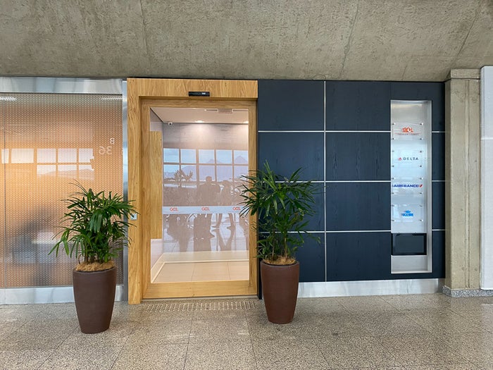 GOL Premium Lounge Door
