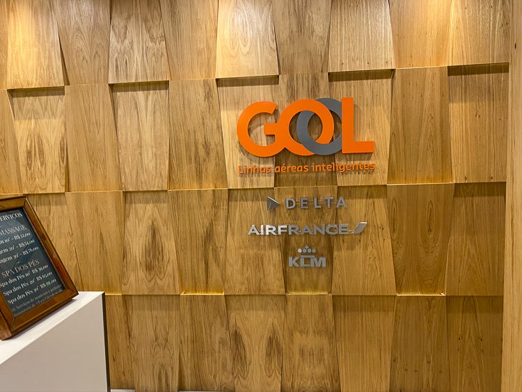 GOL Premium Lounge Sign