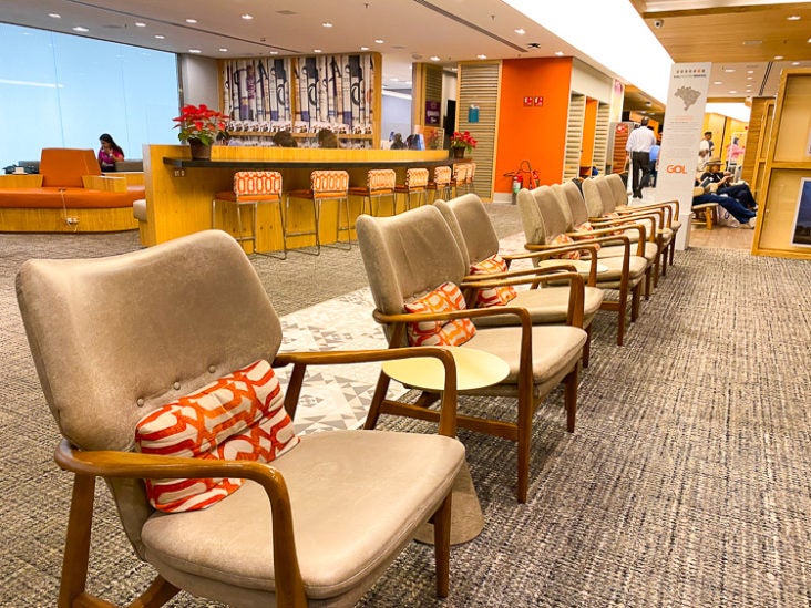 Capital One Venture Card vs. Chase Sapphire Reserve [2023]