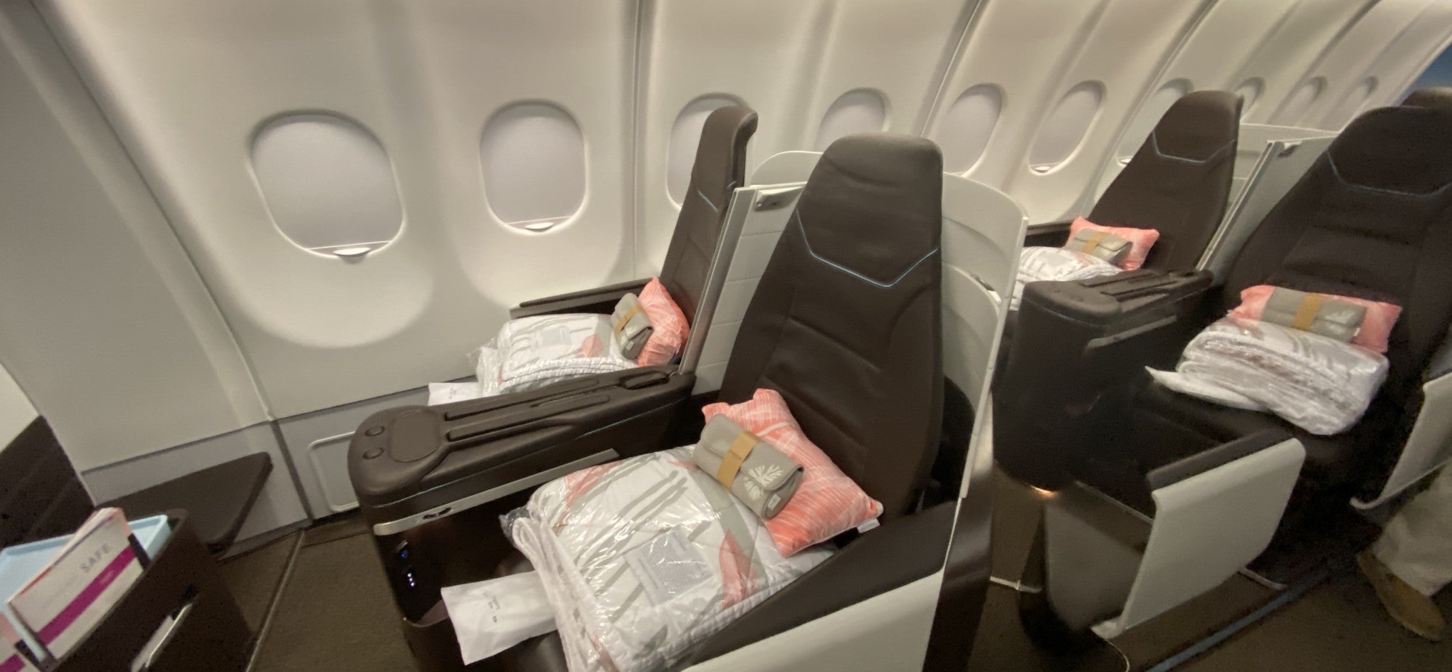 Hawaiian Airlines Airbus A330 Business Class Review [HNL > SYD]