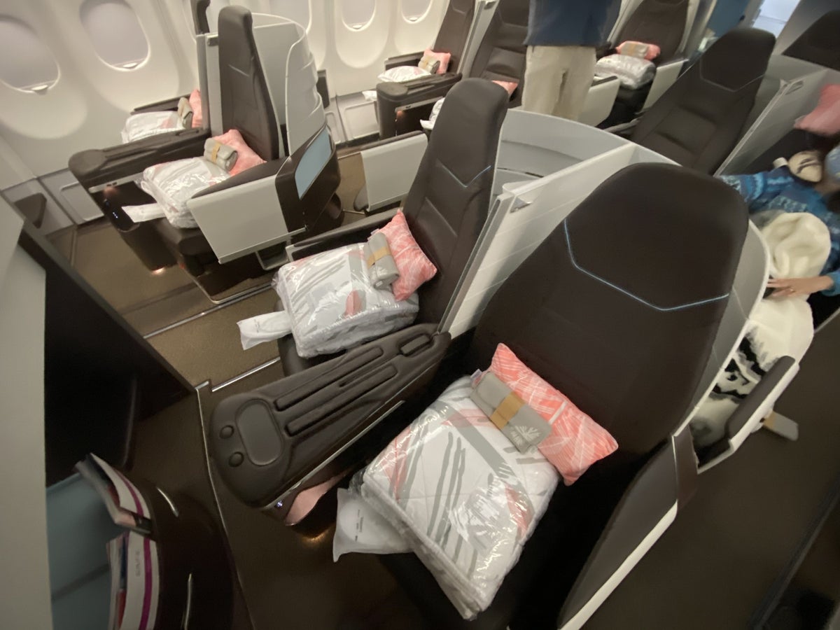 Hawaiian Airlines A330 Business Class Blanket and Amenities