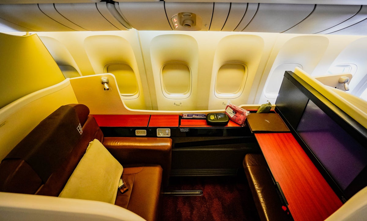 Japan Airlines Boeing 777 300ER First Class JAL Suite 2A 1