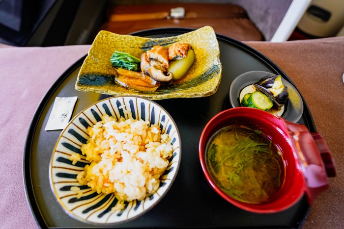 Japan Airlines Boeing 777 300ER First Class Mains