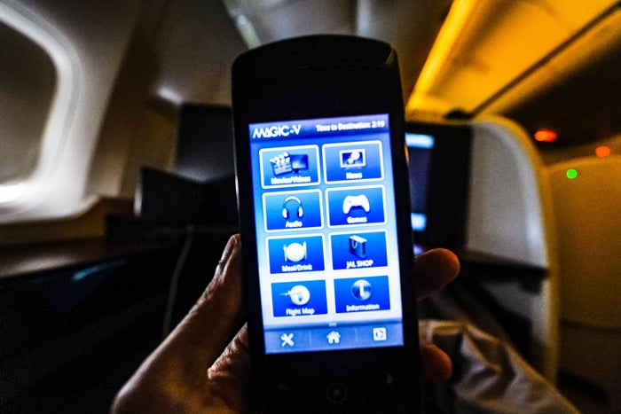 Japan Airlines Boeing 777 300ER First Class Remote control Japan Airlines Boeing 777 300ER First Class Remote control